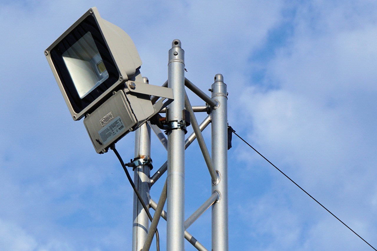 manutenção de quadras poliesportivas e quadras de esportes no condomínio iluminação