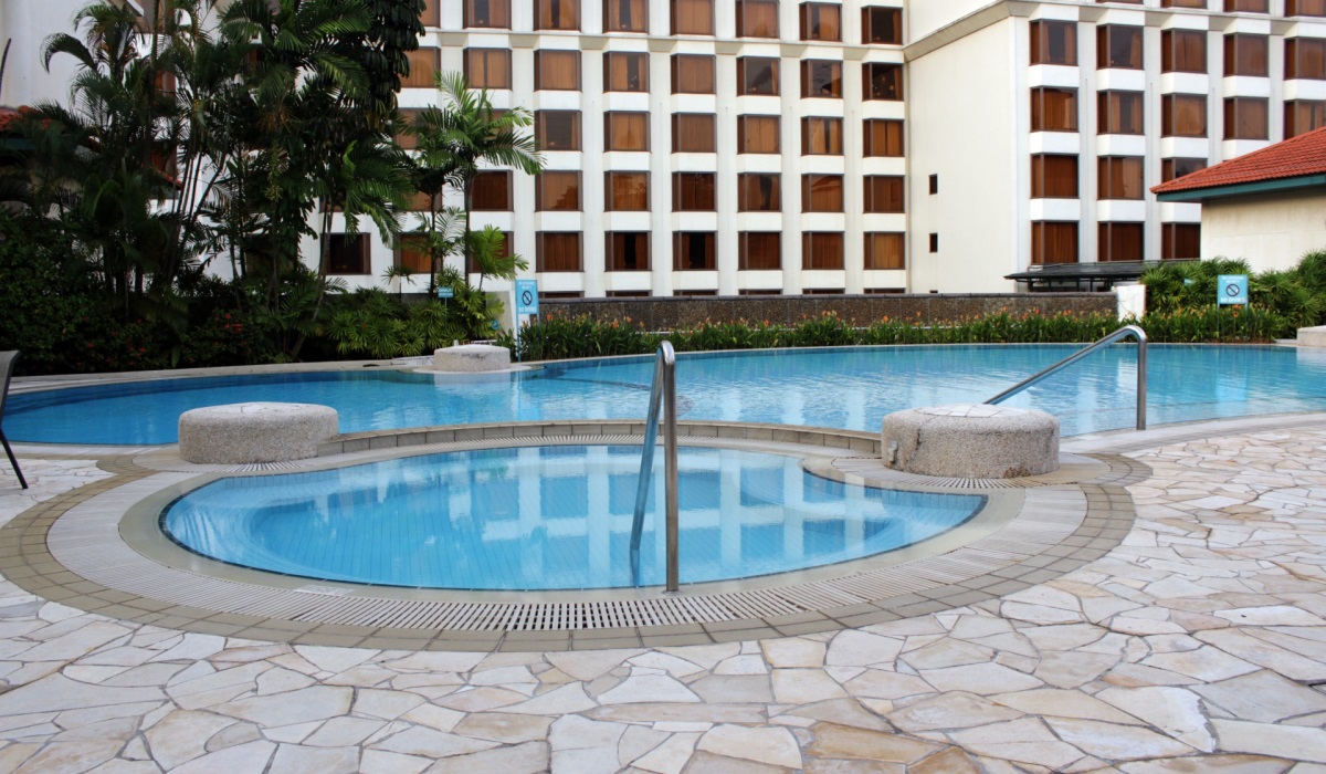 áreas externas melhor revestimento para piscinas