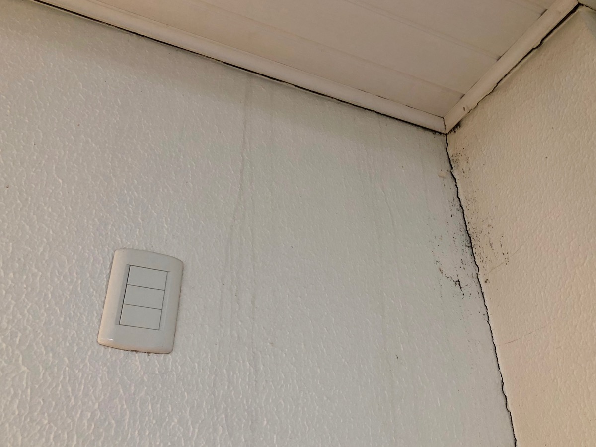 sinais de infiltração em apartamento