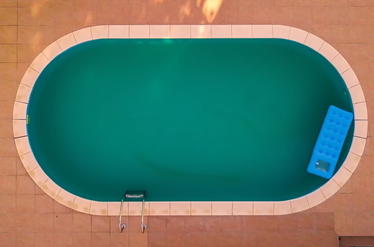 reformar a piscina do condomínio