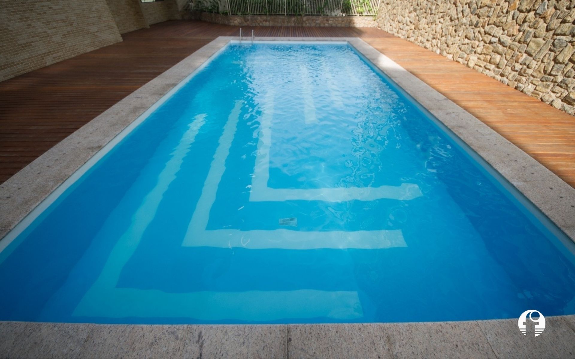 impermeabilização com poliéster flexível piscinas