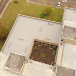 Terraços impermeabilizados pela Fibersals receberam acabamento imitando porcelanato