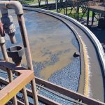 Impermeabilização de tanque clarificador com poliéster flexível Sistema Fibersals