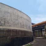 Impermeabilização de tanque clarificador com poliéster flexível Sistema Fibersals preparação