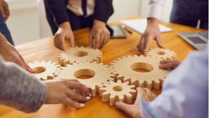 A impermeabilização ajuda a empresa a evitar surpresas desagradáveis, como infiltrações em áreas produtivas, degradação de materiais e prejuízos causados por acidentes